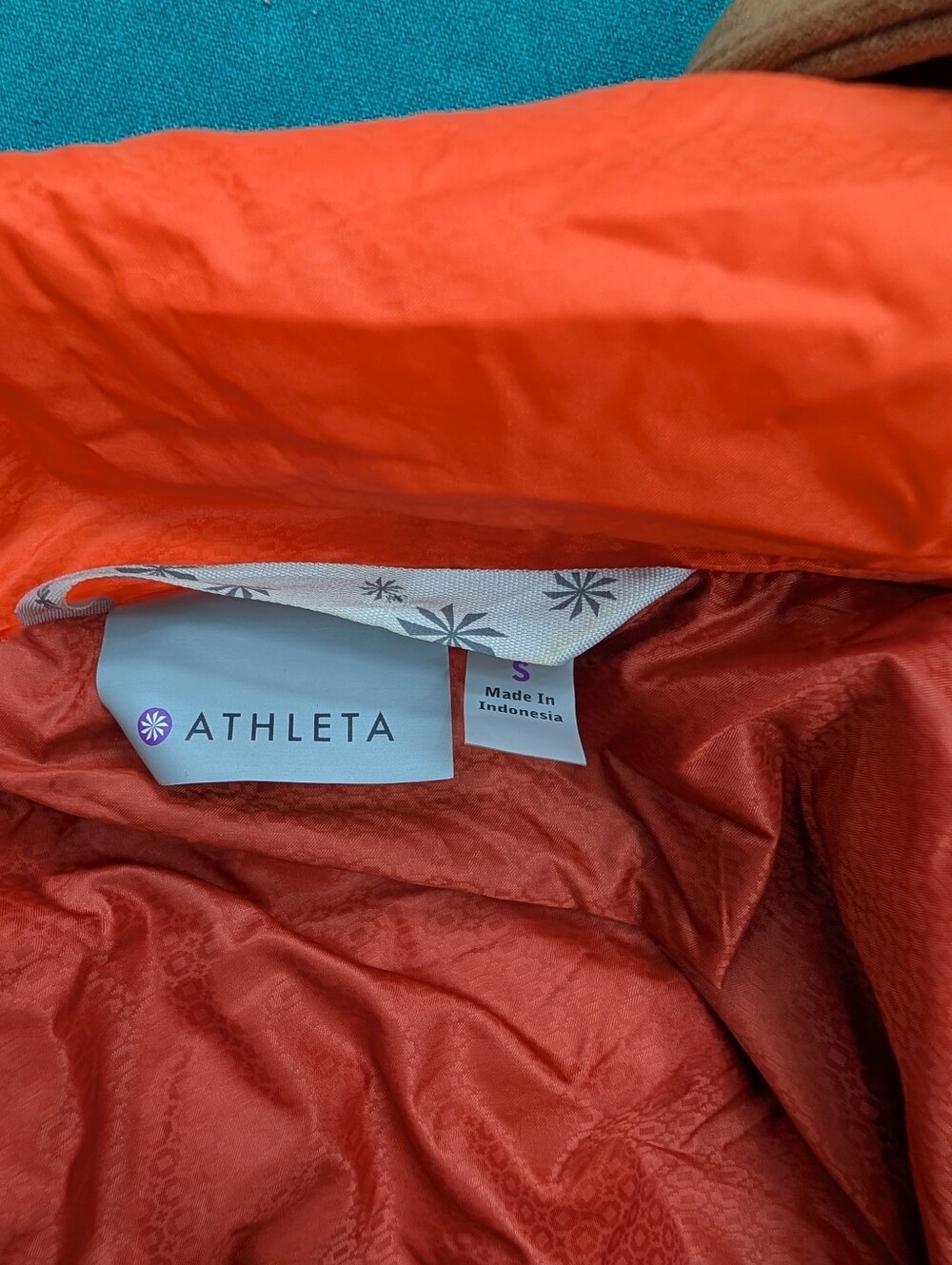 Athleta Downalicious Premium Goose Down Quilted Puffer Vest Orange Small S - Picture 3 of 9